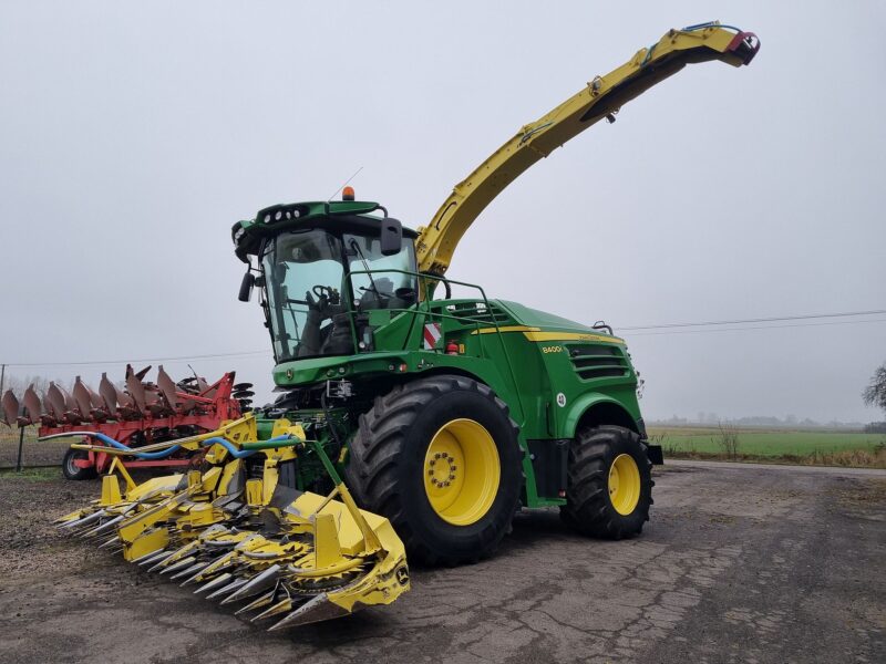 John Deere 8400i Kemper Plus 360 Podbieracz ProDrive 40Km/h sieczkarnia z Niemiec