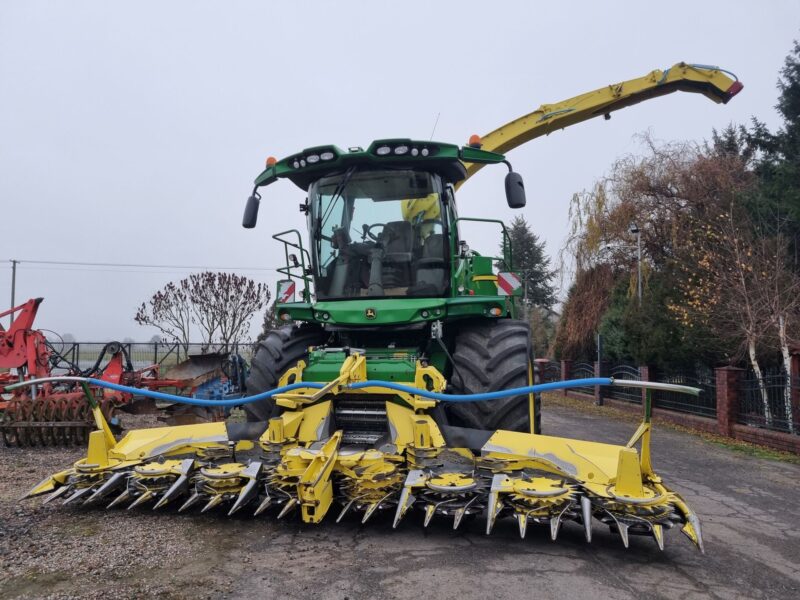 John Deere 8400i Kemper Plus 360 Podbieracz ProDrive 40Km/h sieczkarnia z Niemiec