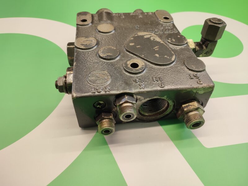 Zawór hydrauliczny REXROTH R900785052 McCORMICK MTX155