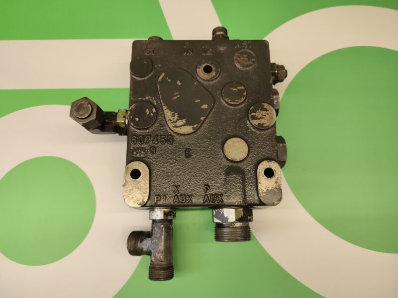 Zawór hydrauliczny REXROTH R900785052 McCORMICK MTX155