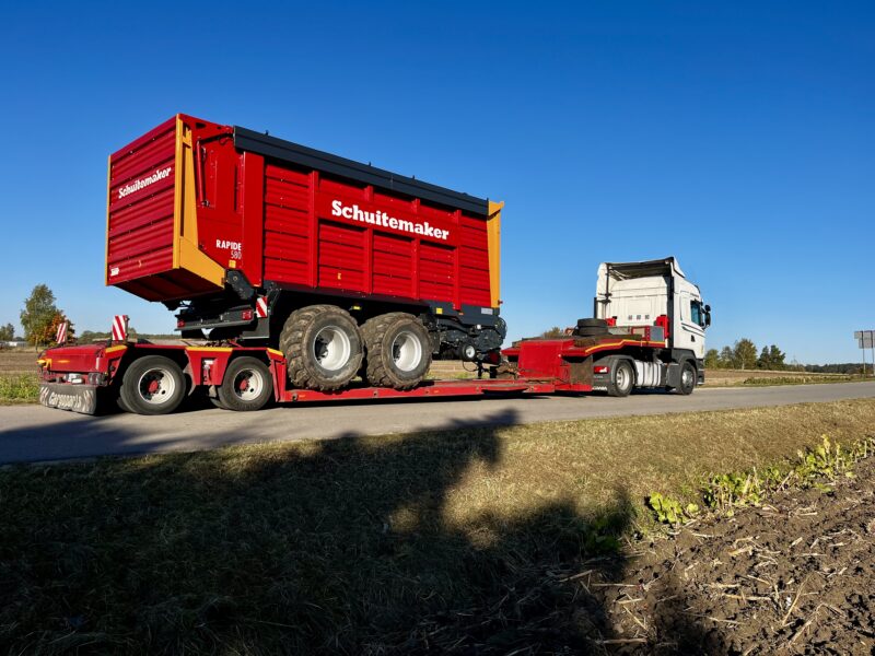 Transport tiefbett niskopodwoziowy kombajny przyczepy samozbierające