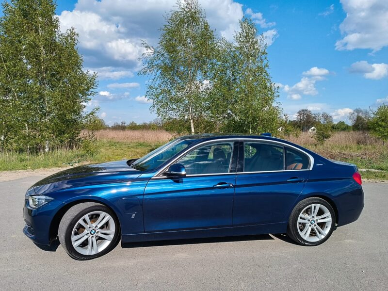 BMW 3 Seria 330e Plug-In Hybrid 252KM Steptronic SportLine