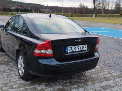 Volvo S40 z oszczędnym i nie zawodnym silnikiem.