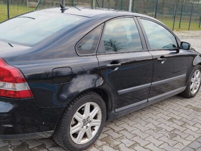 Volvo S40 z oszczędnym i nie zawodnym silnikiem.