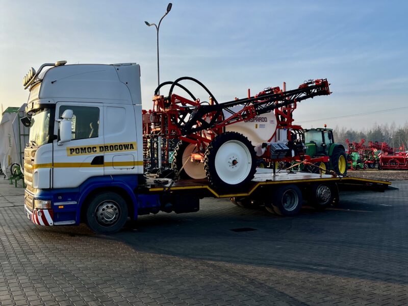 Transport maszyn rolniczych budowlanych pomoc drogowa