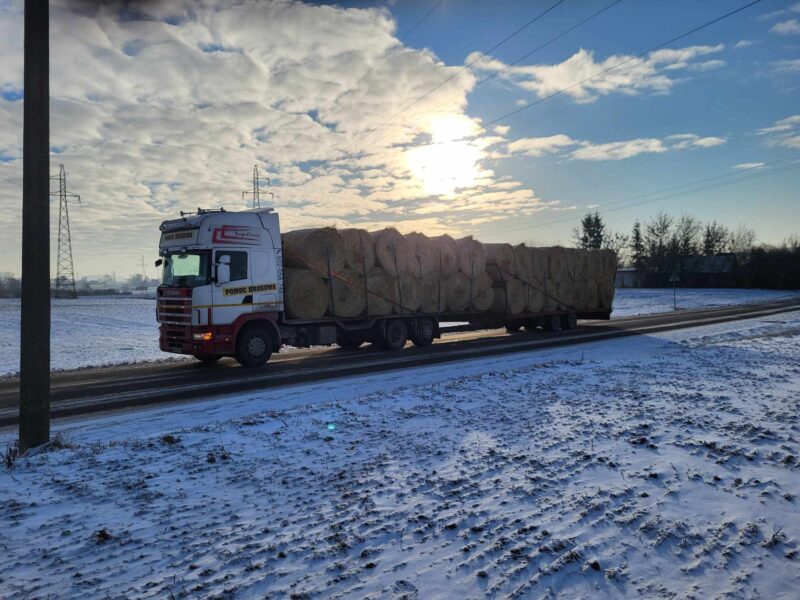 Transport maszyn rolniczych budowlanych pomoc drogowa