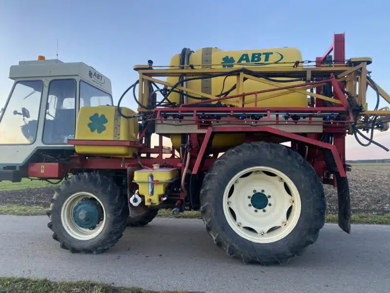 Opryskiwacz samojezdny rp 06 18m zetor 10145 jak nowy