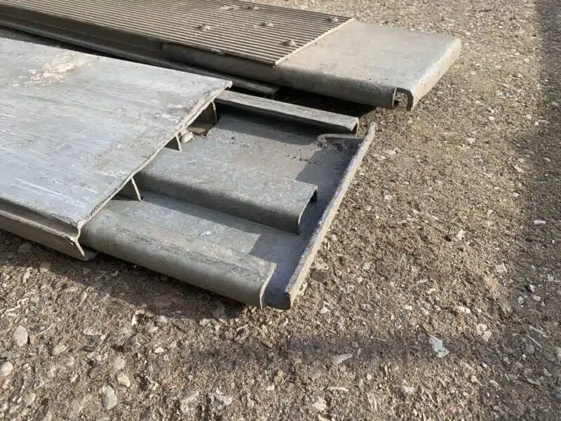 Najazdy aluminiowe 2000x250x40 trapy wjazdowe panelowe podjazdy