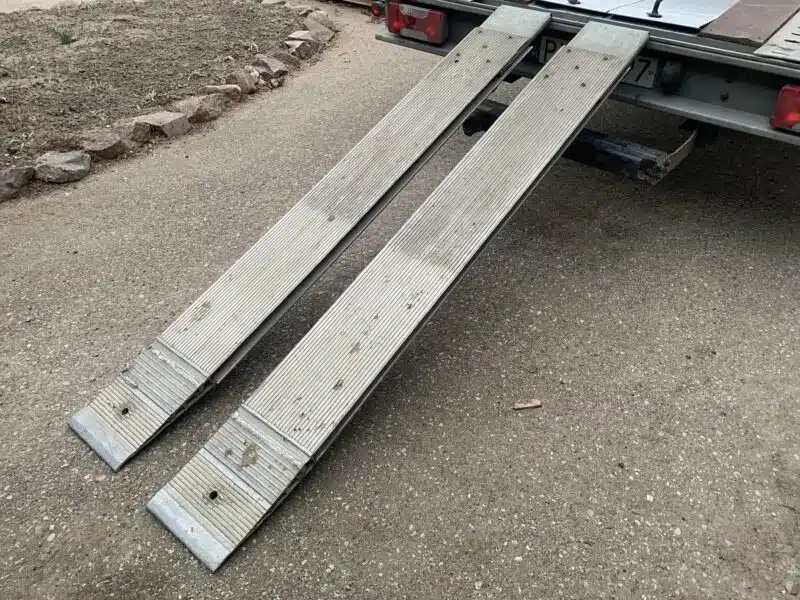Najazdy aluminiowe 2000x250x40 trapy wjazdowe panelowe podjazdy