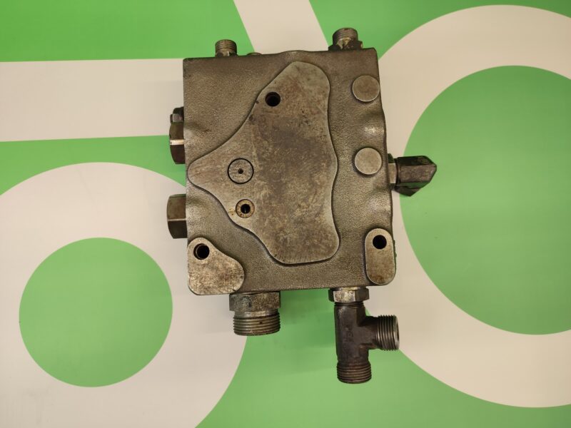 Zawór hydrauliczny REXROTH R900785052 McCORMICK MTX155