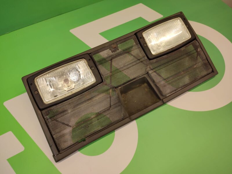 Reflektory 3713799M91 GRILL MASSEY FERGUSON 8170