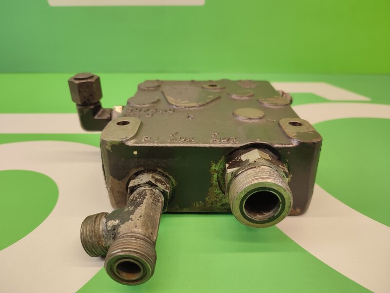 Zawór hydrauliczny REXROTH R900785052 McCORMICK MTX155