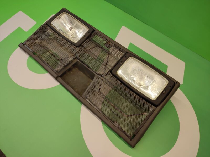 Reflektory 3713799M91 GRILL MASSEY FERGUSON 8170