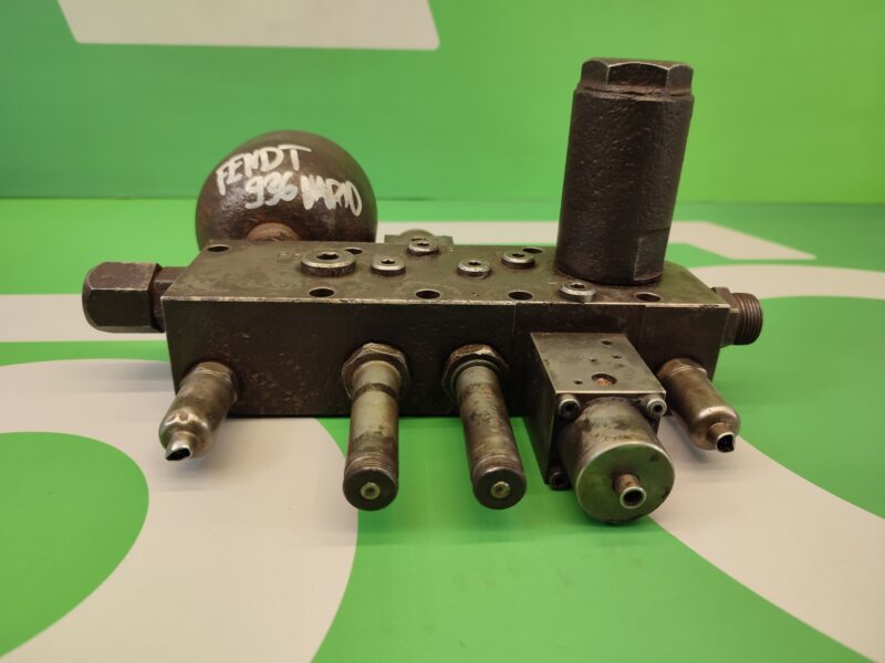Blok hydrauliczny G931100600011 AKUMULATOR H916100600010 Fendt 936 Vario
