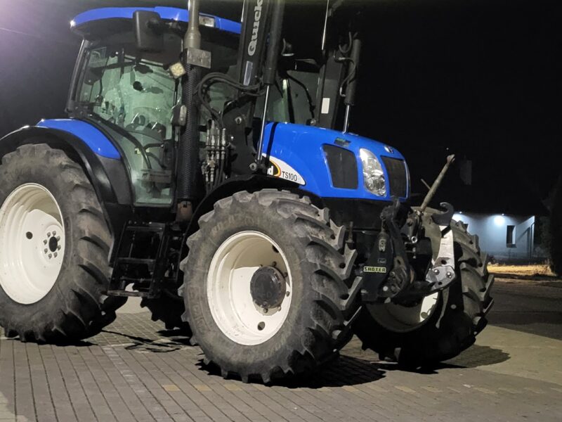 New holland ts100A