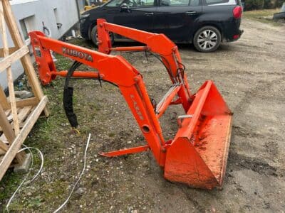 Ładowacz czołowy tur Kubota la332