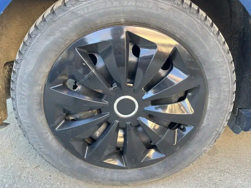 Opony 16 Bridgestone zimowe wraz z felgami i kołpakami