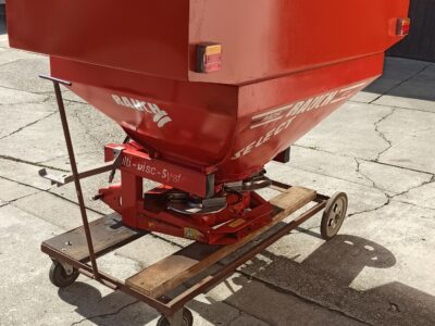 Rozsiewacz rauch mds 61 kuhn 600l