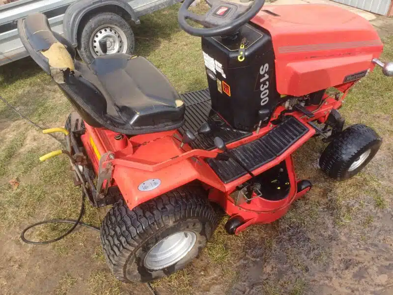 Traktorek westwood s1300