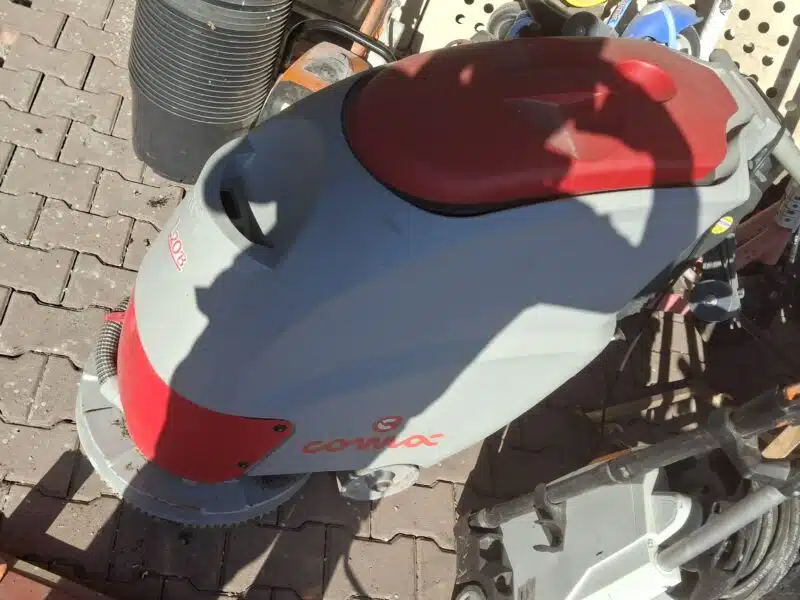 Czyszczarka przemysłowa comac l20b