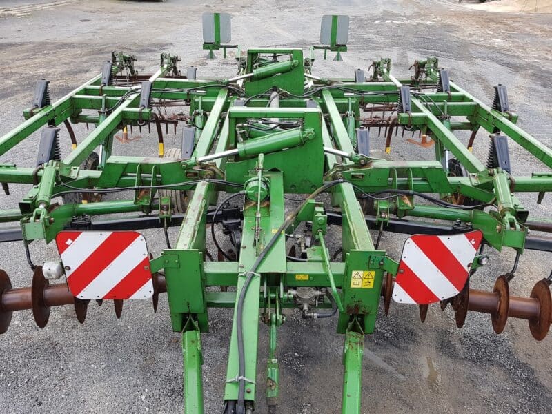Kultywator mulczowy John Deere 410A – 5,5 m (2001 rok)