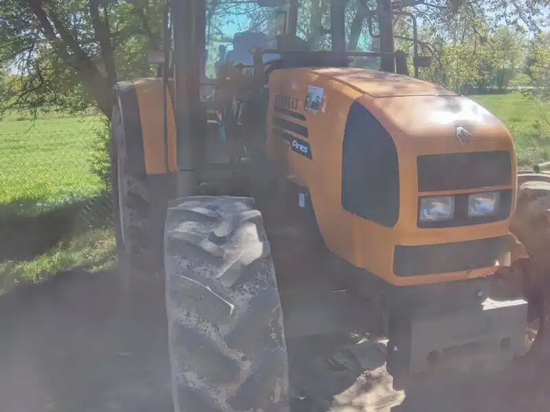 Renault Ares 640 ładowacz czołowy