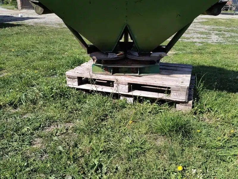 Sprzedam Rozsiewacz nawozu Amazone ZAF 603