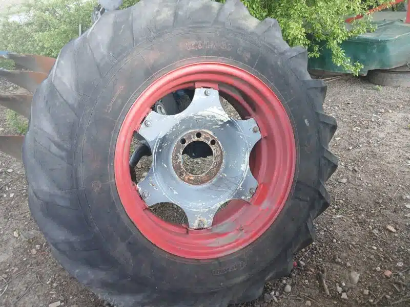 Koło 16,9 x 30 Barum