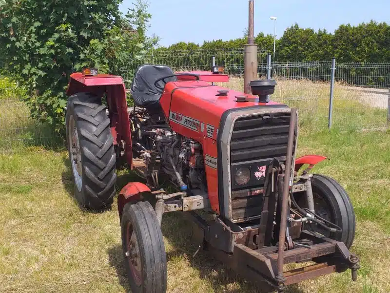 Massey Ferguson 255