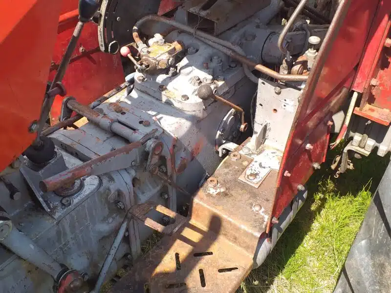 Massey Ferguson 255