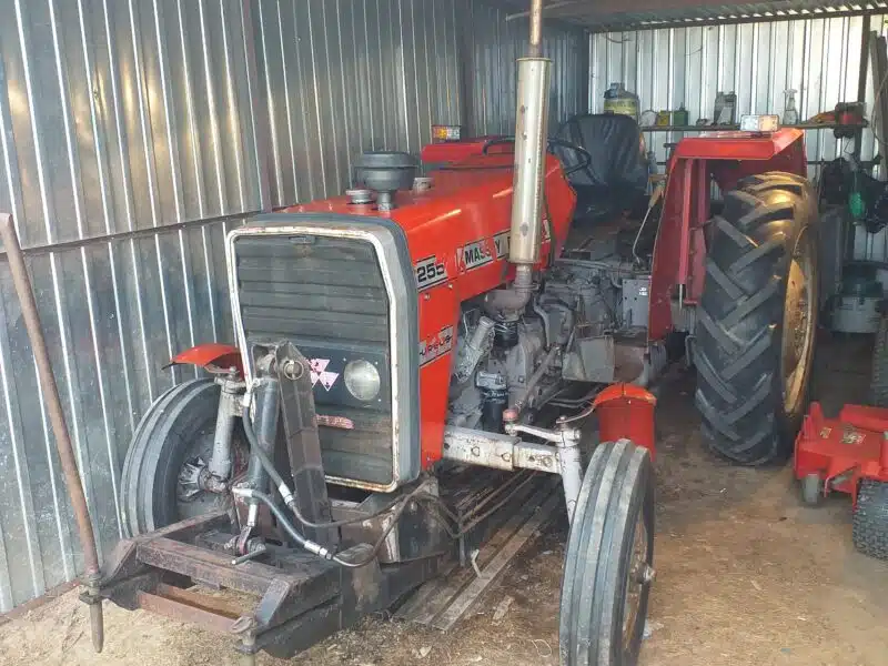 Massey Ferguson 255
