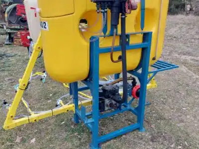 Opryskiwacz do międzyrzędzi Renal