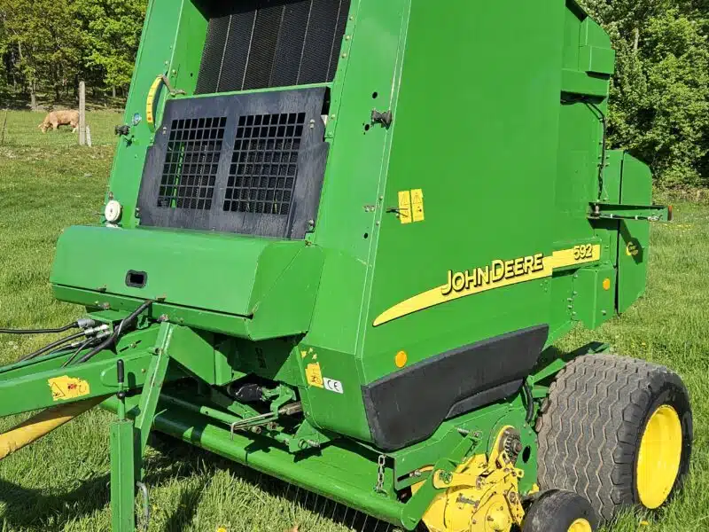 Prasa John Deere 592