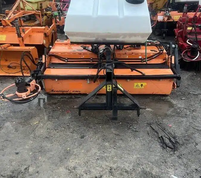Zamiatarka zawieszana Agata Pronar ZM 1600