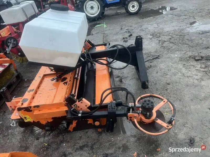 Zamiatarka zawieszana Agata Pronar ZM 1600