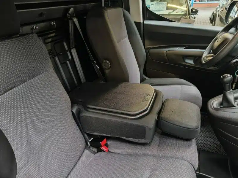 Toyota Proace City 1.5 102KM Rej. 12.2020r 81 tyś km, I Właściciel, FV 23%