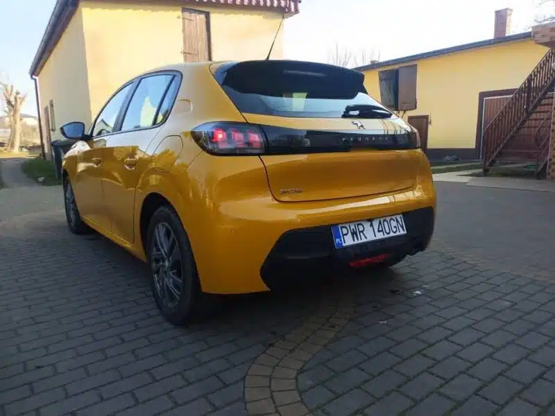PEUGEOT 208 II