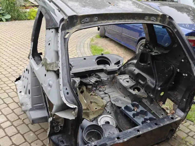 BMW X5 E70 tylna karoseria / szyby / wlew paliwa