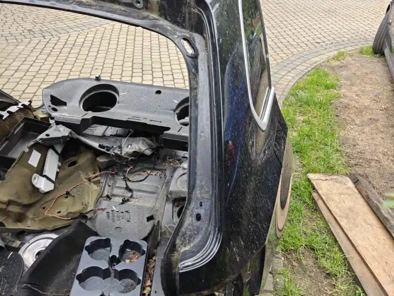 BMW X5 E70 tylna karoseria / szyby / wlew paliwa