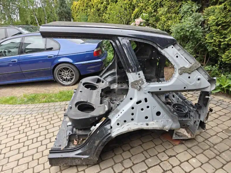 BMW X5 E70 tylna karoseria / szyby / wlew paliwa