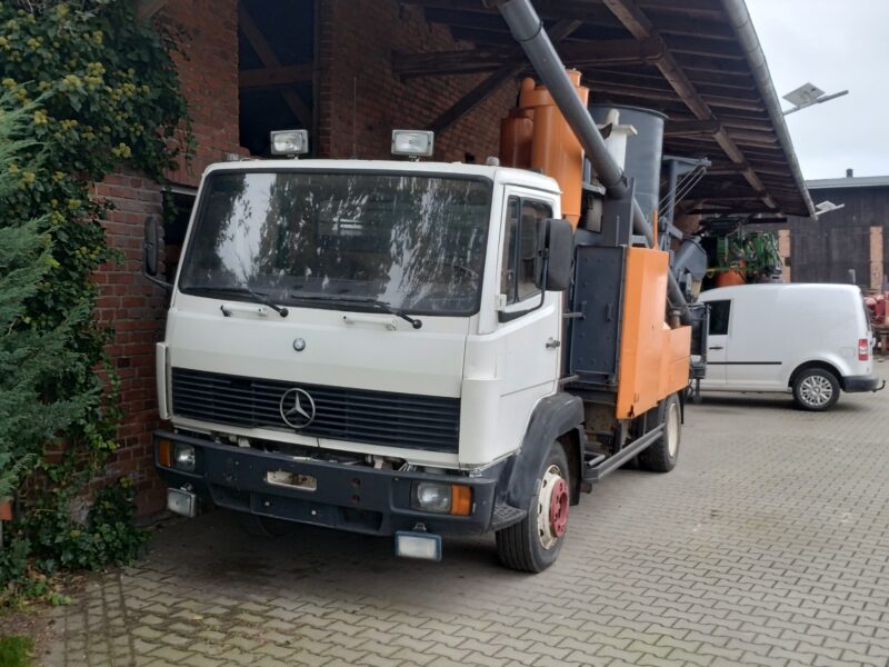 Mobilna mieszalnia pasz, śrutownik spalinowy, Mercedes 1114, Buschhoff