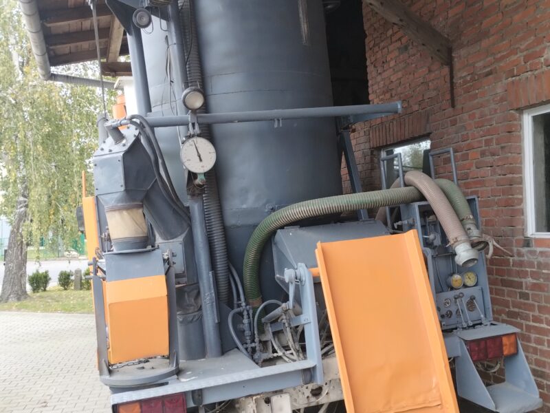 Mobilna mieszalnia pasz, śrutownik spalinowy, Mercedes 1114, Buschhoff