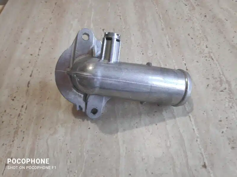 Nowy Termostat 95C Króciec aluminiowy Pentastar 3,6l Durango, WK2