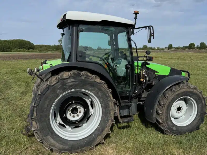 Deutz-fahr agrofarm 410 z ładowaczem czołowym