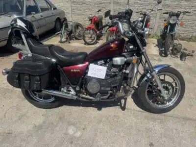 Honda Magna 700