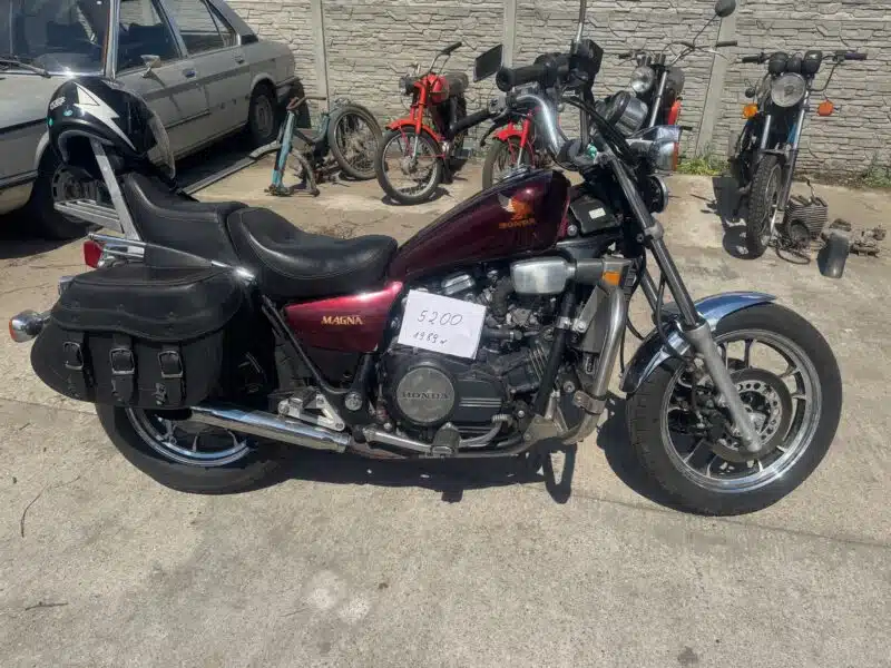 Honda Magna 700
