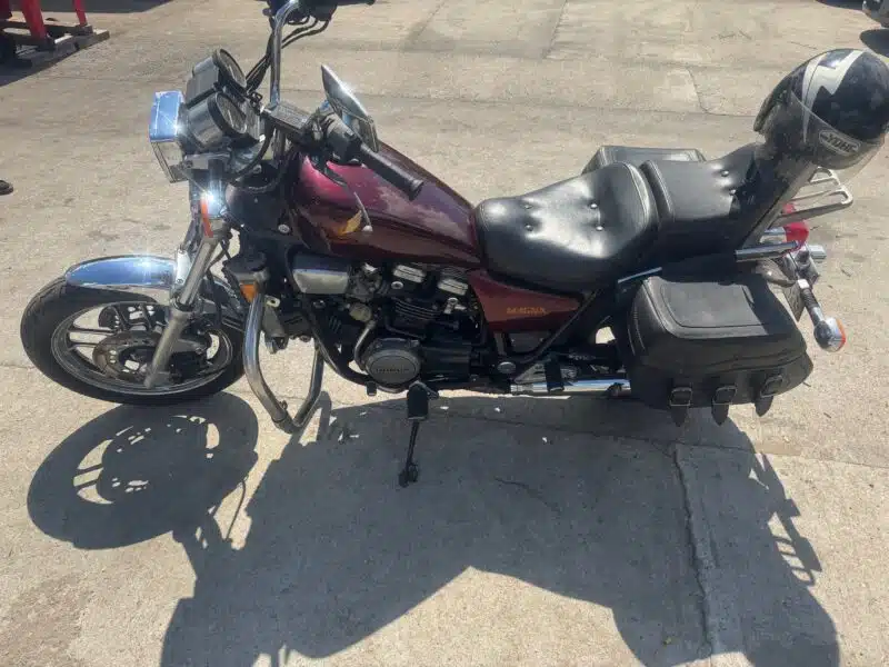 Honda Magna 700
