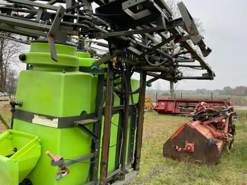 Opryskiwacz Tecnoma 1300 litrów 21 metów