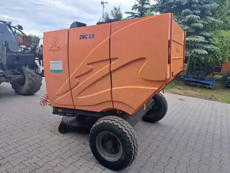 Zamiatarka uliczna drogowa Pronar ZMC 2.0