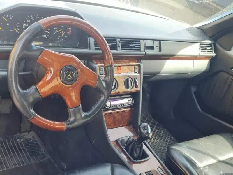 Mercedes - Benz W124